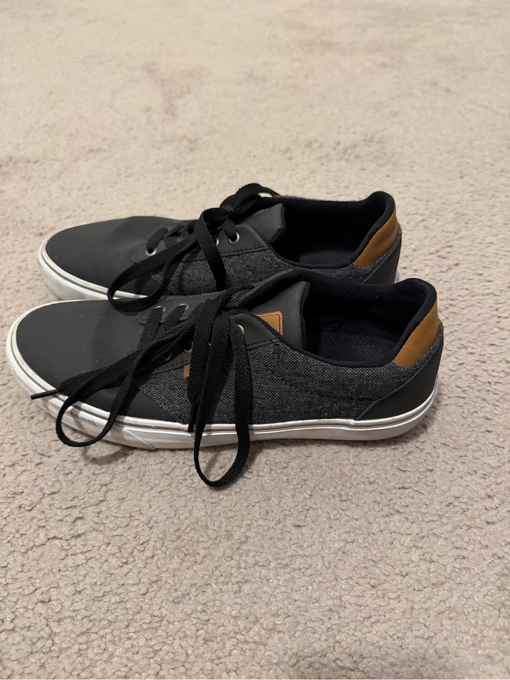 Vans Atwood deluxe men's size 11